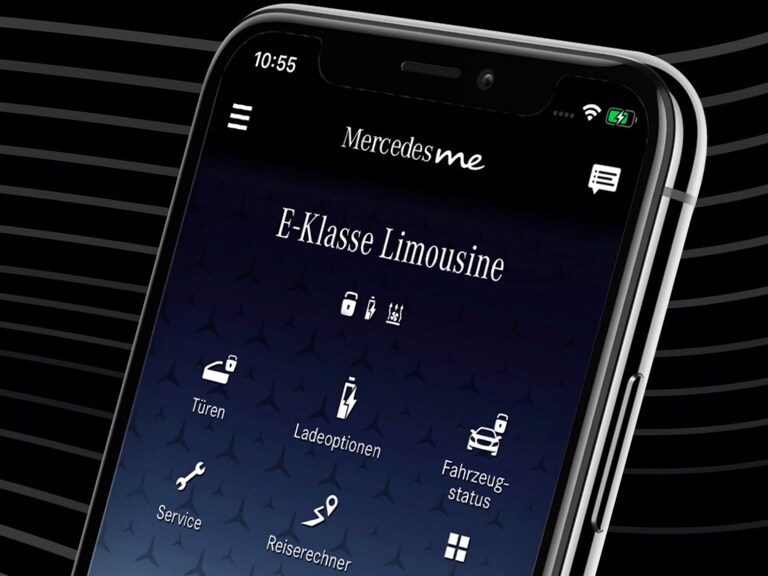 The menu of the Mercedes me App displays the available functions of the Navigation, Remote and Urban Guard Digital Extras on a smartphone. The menu of the Mercedes me App displays the available functions of the Navigation, Remote and Urban Guard Digital Extras on a smartphone.