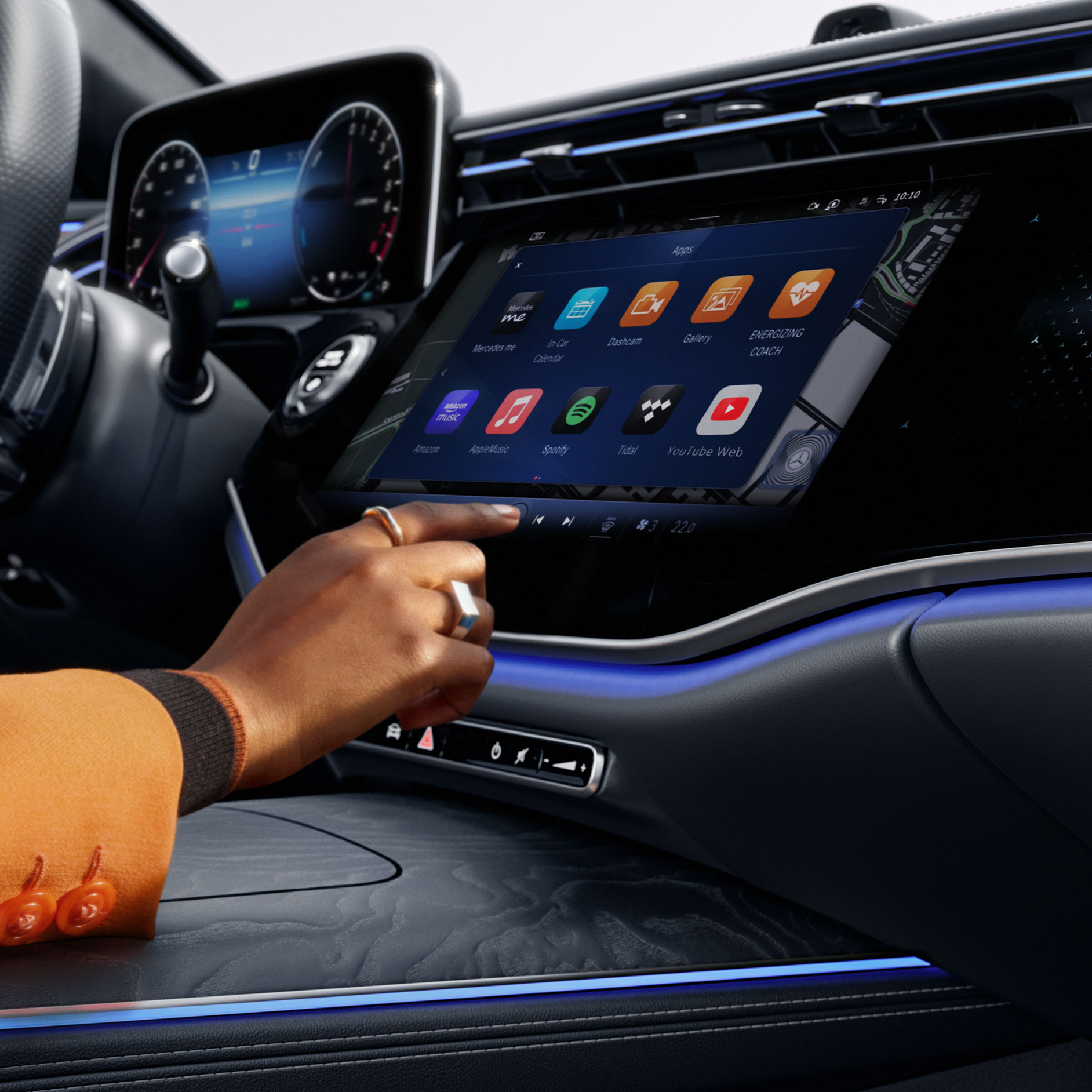 Intuitive operation | MBUX multimedia system | Mercedes-Benz The interior of the Mercedes-Benz E-Class Saloon.